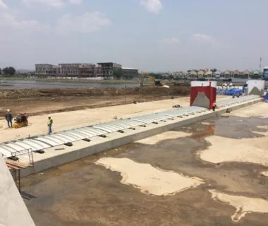 Semarang — Obermeyer spillway gate