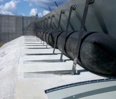 Lowered gate panels showing the air bladder, Sungai Selangor